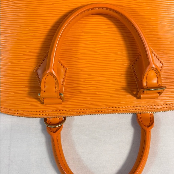 Stunning Louis Vuitton Alma Epi Orange - Picture 10 of 16